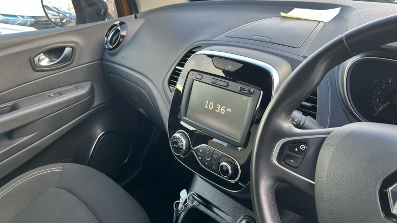 Renault Captur 0.9 TCE 90 Iconic 5dr Petrol Hatchback